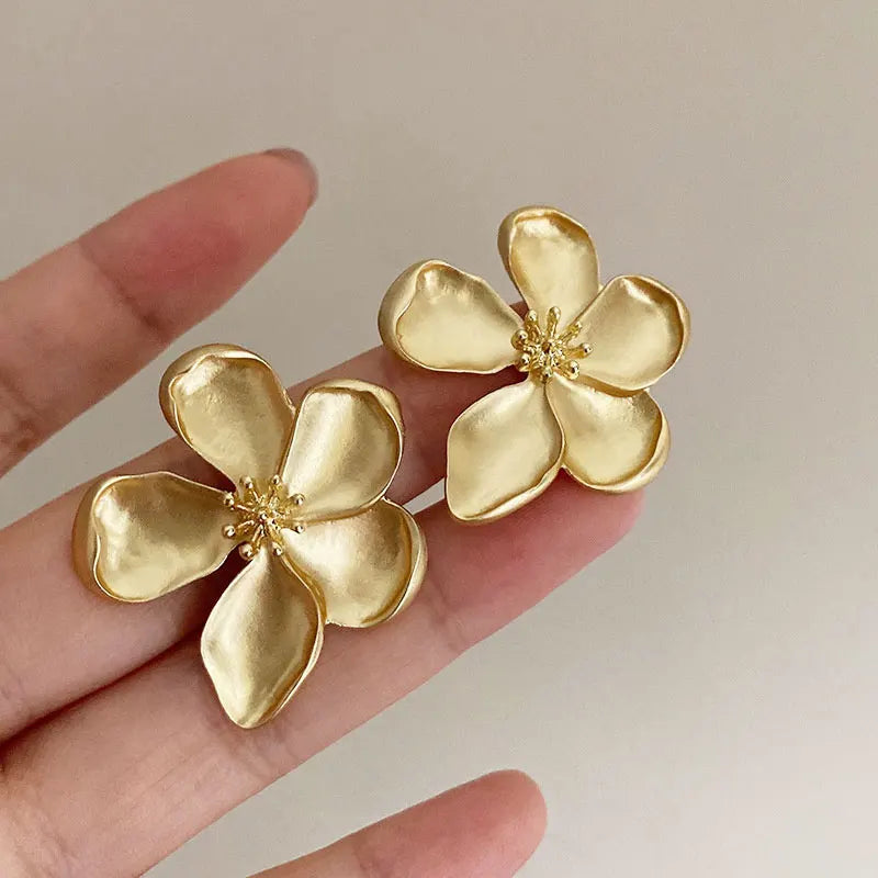 Golden Metal Leaves Post Earrings For Women Trendy New Styles Simple Fashion Jewelry Wholesale Accessories Drop shipping Gifts